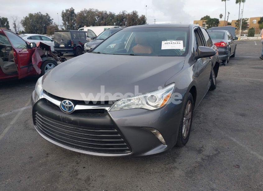 Photo 2 of 2016 Toyota Camry LE (VIN 4T4BF1FK3GR546978)