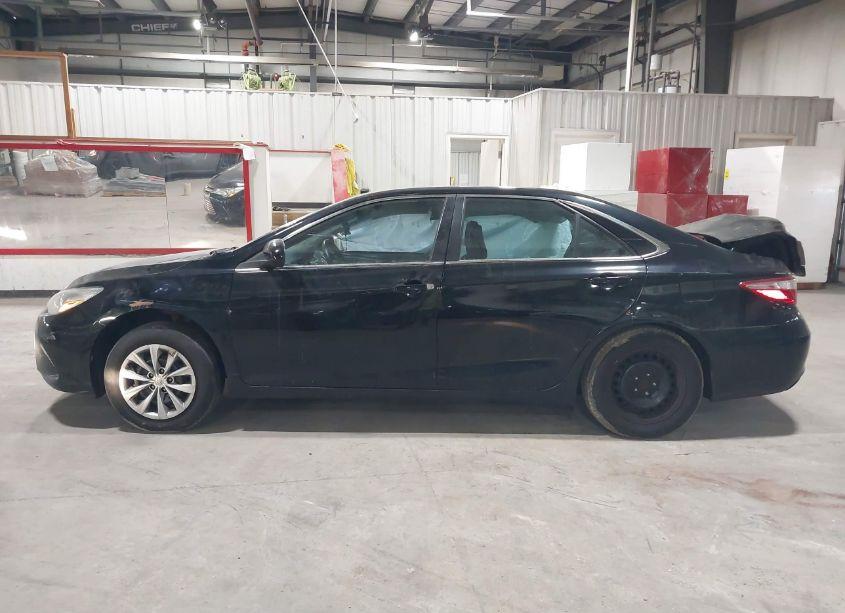 Photo 15 of 2016 Toyota Camry LE (VIN 4T4BF1FK3GR547984)