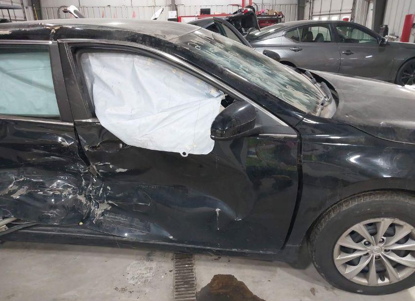 Photo 6 of 2016 Toyota Camry LE (VIN 4T4BF1FK3GR547984)