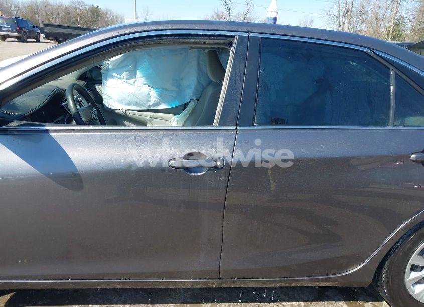 Photo 14 of 2016 Toyota Camry LE (VIN 4T4BF1FK3GR562792)