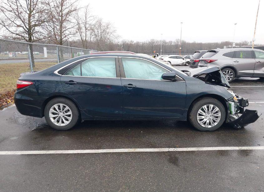 Photo 13 of 2016 Toyota Camry LE (VIN 4T4BF1FK3GR564168)