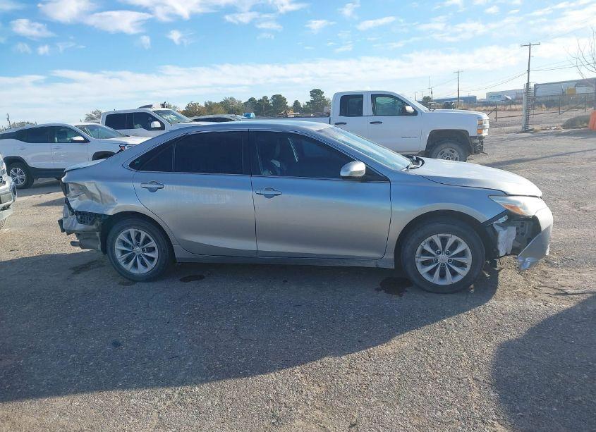Photo 13 of 2016 Toyota Camry LE (VIN 4T4BF1FK3GR567877)