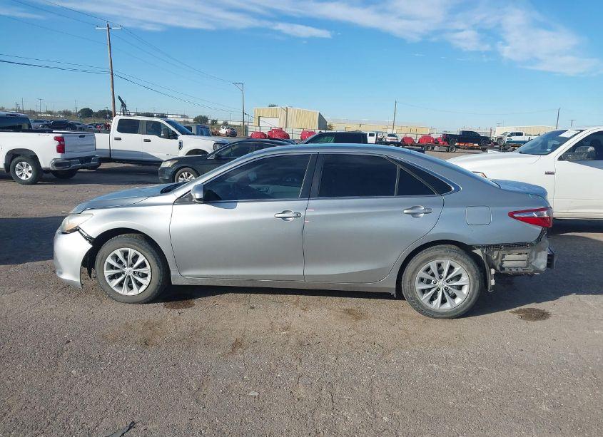 Photo 14 of 2016 Toyota Camry LE (VIN 4T4BF1FK3GR567877)