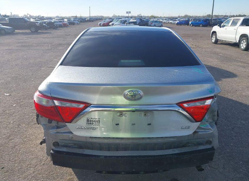 Photo 16 of 2016 Toyota Camry LE (VIN 4T4BF1FK3GR567877)