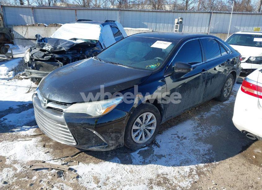 Photo 2 of 2016 Toyota Camry LE (VIN 4T4BF1FK3GR570892)