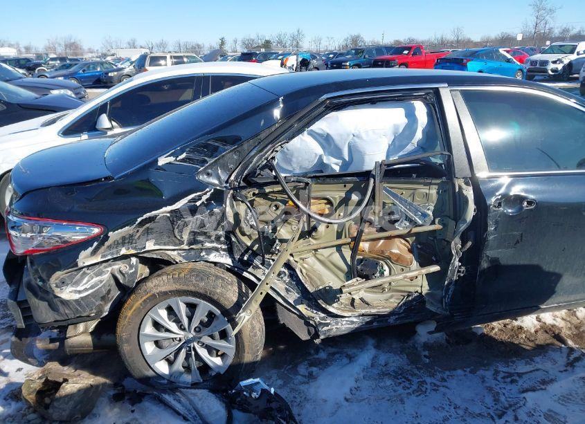 Photo 6 of 2016 Toyota Camry LE (VIN 4T4BF1FK3GR570892)