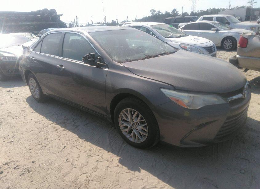2016 Toyota Camry LE (VIN 4T4BF1FK3GR574733) main photo