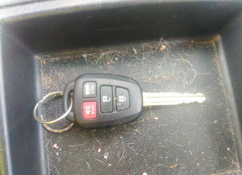 Photo 11 of 2016 Toyota Camry LE (VIN 4T4BF1FK3GR574733)