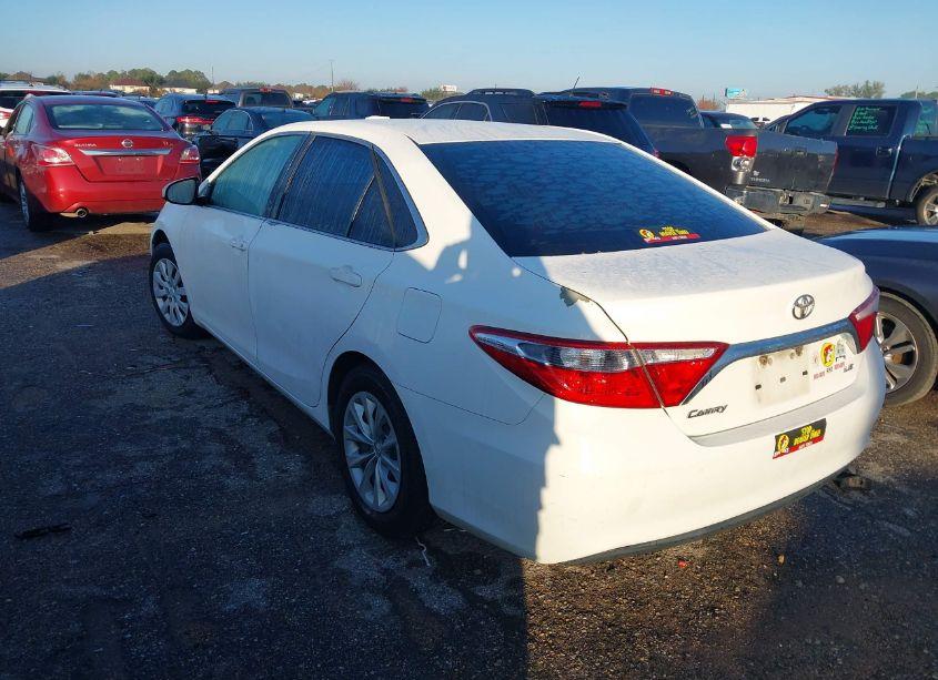 Photo 3 of 2016 Toyota Camry LE (VIN 4T4BF1FK3GR581939)