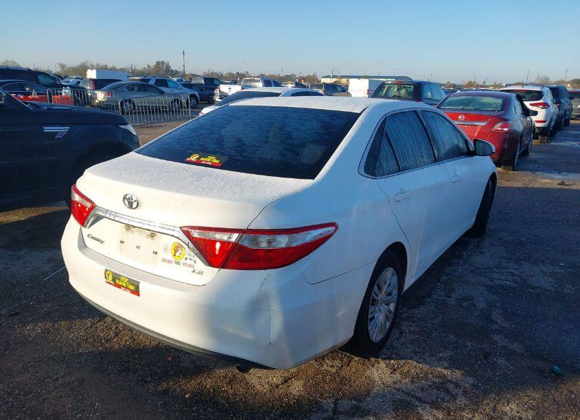 Photo 4 of 2016 Toyota Camry LE (VIN 4T4BF1FK3GR581939)