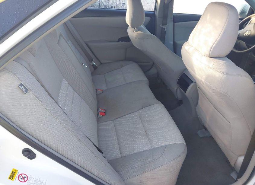 Photo 8 of 2016 Toyota Camry LE (VIN 4T4BF1FK3GR581939)