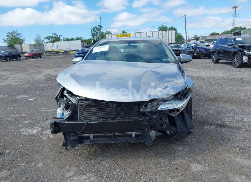 Photo 11 of 2016 Toyota Camry LE/SE/XLE/XSE (VIN 4T4BF1FK3GR583836)