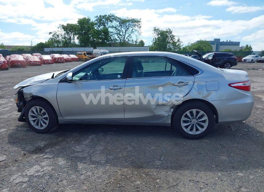 Photo 13 of 2016 Toyota Camry LE/SE/XLE/XSE (VIN 4T4BF1FK3GR583836)