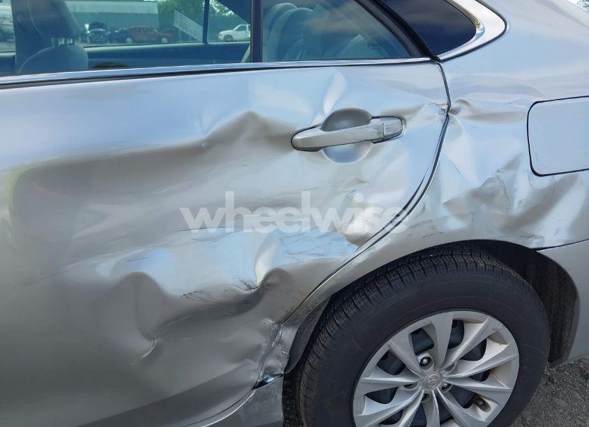 Photo 6 of 2016 Toyota Camry LE/SE/XLE/XSE (VIN 4T4BF1FK3GR583836)