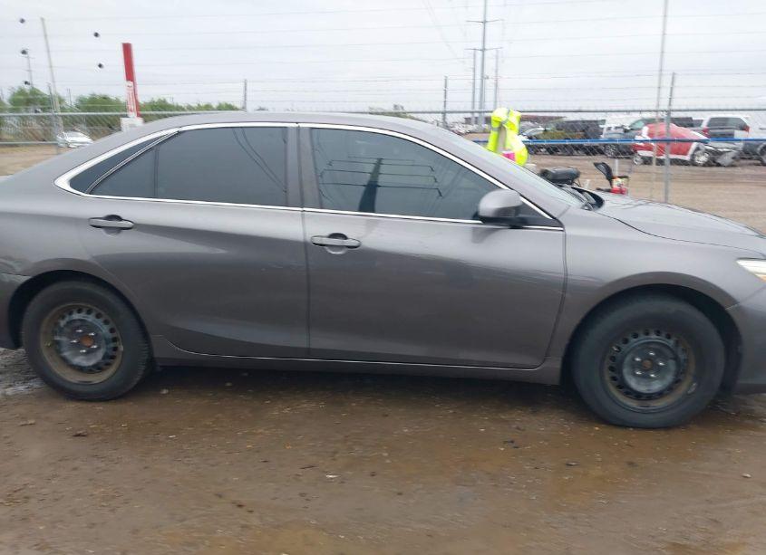 Photo 13 of 2016 Toyota Camry LE (VIN 4T4BF1FK3GR584162)