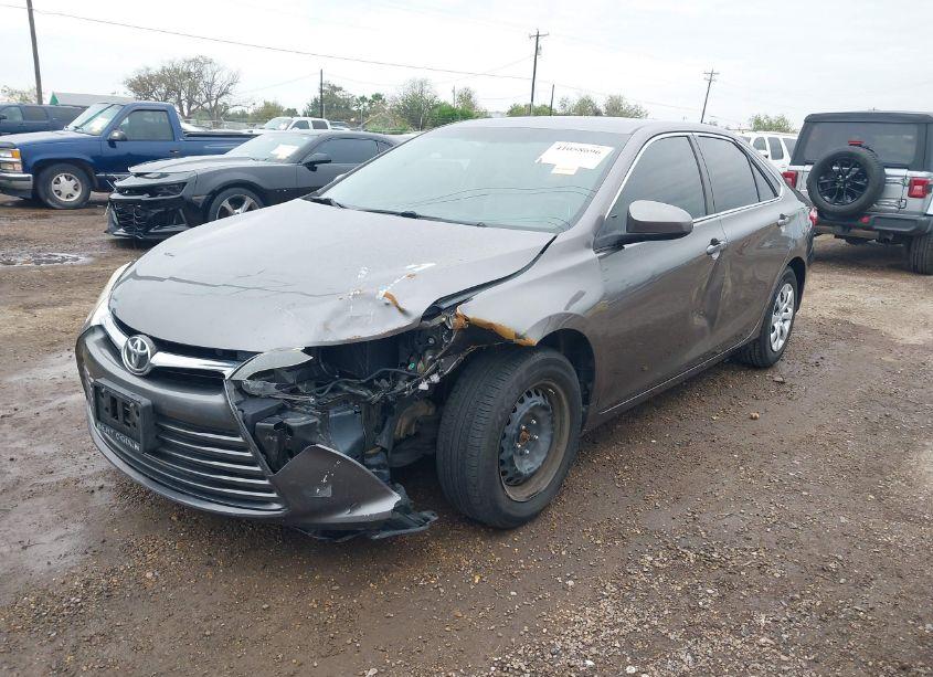 Photo 2 of 2016 Toyota Camry LE (VIN 4T4BF1FK3GR584162)