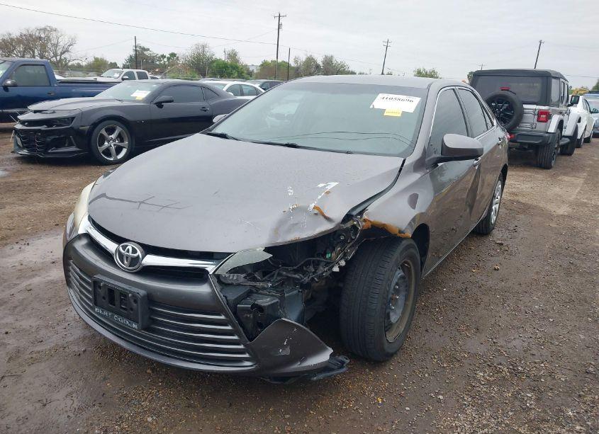 Photo 6 of 2016 Toyota Camry LE (VIN 4T4BF1FK3GR584162)