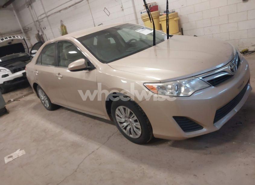 2012 Toyota Camry LE (VIN 4T4BF1FK4CR157373) main photo