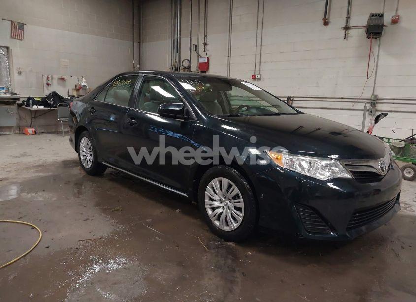 2012 Toyota Camry LE (VIN 4T4BF1FK4CR224912) main photo