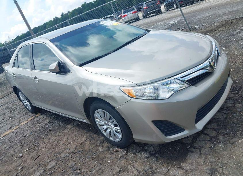 2013 Toyota Camry LE (VIN 4T4BF1FK4DR277224) main photo