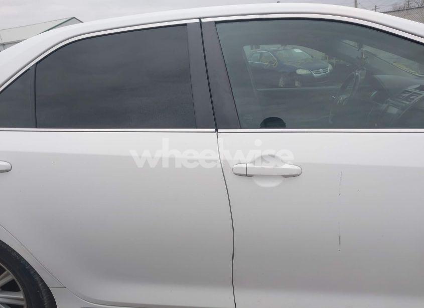 Photo 13 of 2013 Toyota Camry XLE (VIN 4T4BF1FK4DR280804)