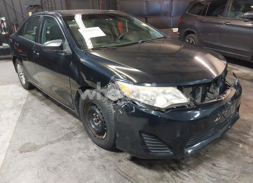 2013 Toyota Camry LE (VIN 4T4BF1FK4DR288269) main photo
