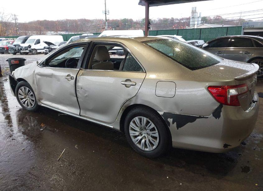Photo 3 of 2013 Toyota Camry LE (VIN 4T4BF1FK4DR294573)