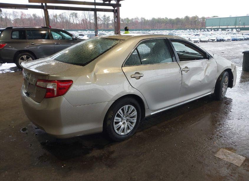 Photo 4 of 2013 Toyota Camry LE (VIN 4T4BF1FK4DR294573)