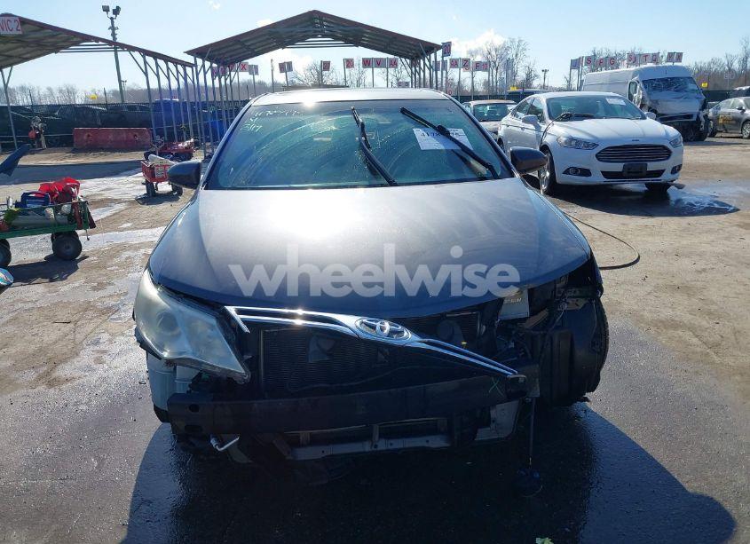 Photo 13 of 2013 Toyota Camry XLE (VIN 4T4BF1FK4DR305040)