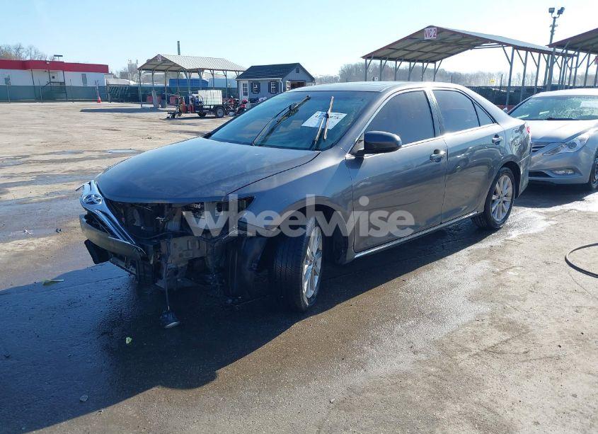 Photo 2 of 2013 Toyota Camry XLE (VIN 4T4BF1FK4DR305040)