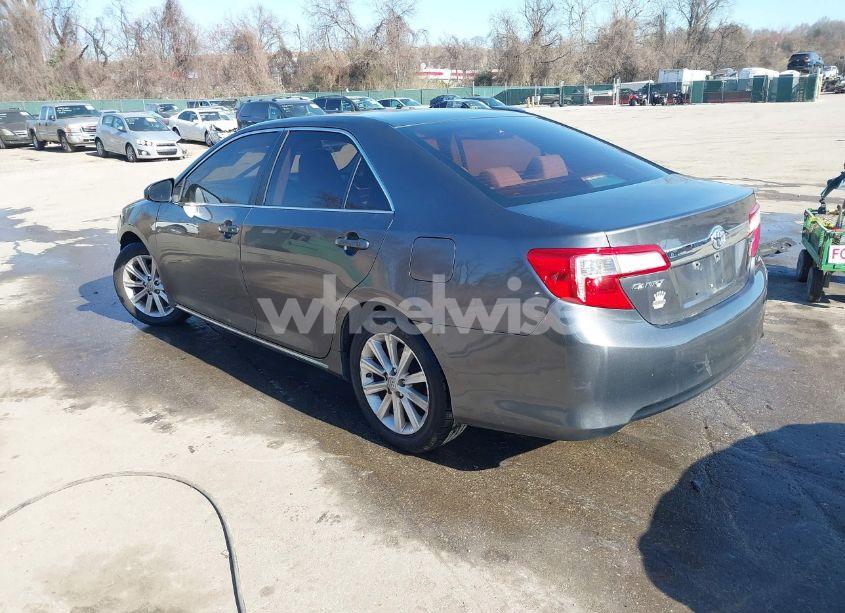 Photo 3 of 2013 Toyota Camry XLE (VIN 4T4BF1FK4DR305040)