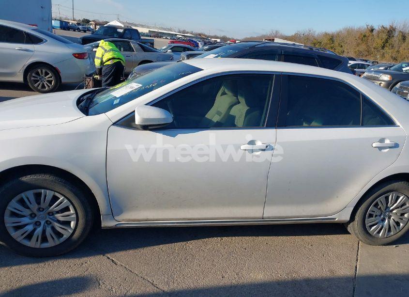 Photo 15 of 2013 Toyota Camry LE (VIN 4T4BF1FK4DR313218)