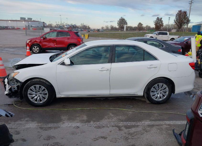 Photo 14 of 2013 Toyota Camry LE (VIN 4T4BF1FK4DR326261)