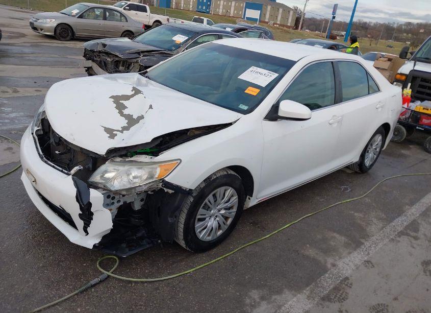 Photo 2 of 2013 Toyota Camry LE (VIN 4T4BF1FK4DR326261)