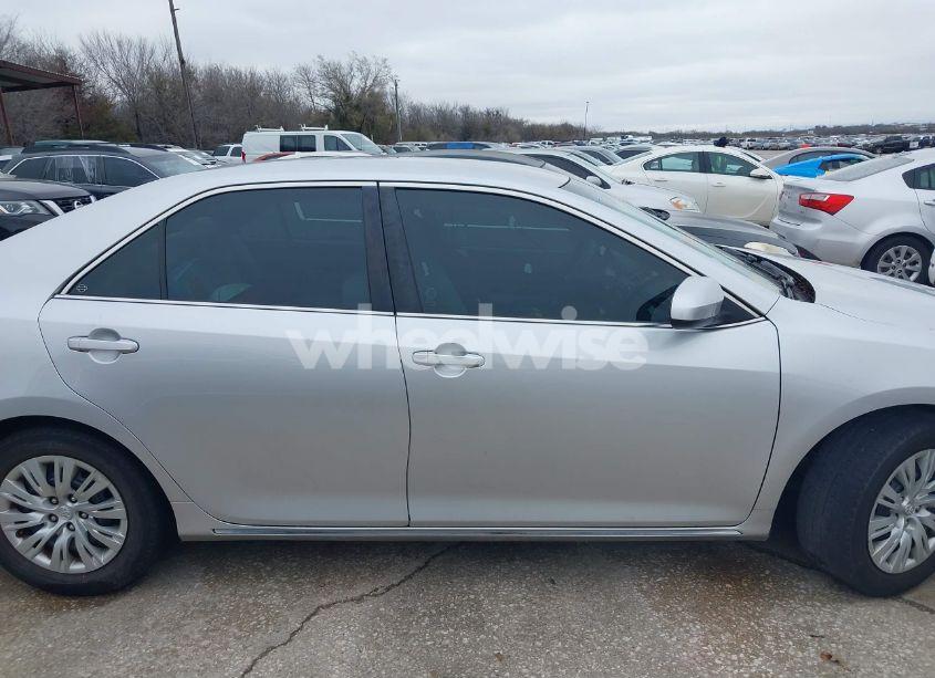 Photo 13 of 2014 Toyota Camry LE (VIN 4T4BF1FK4ER340016)