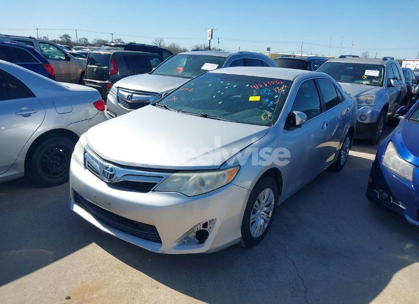 Photo 2 of 2014 Toyota Camry LE (VIN 4T4BF1FK4ER340016)