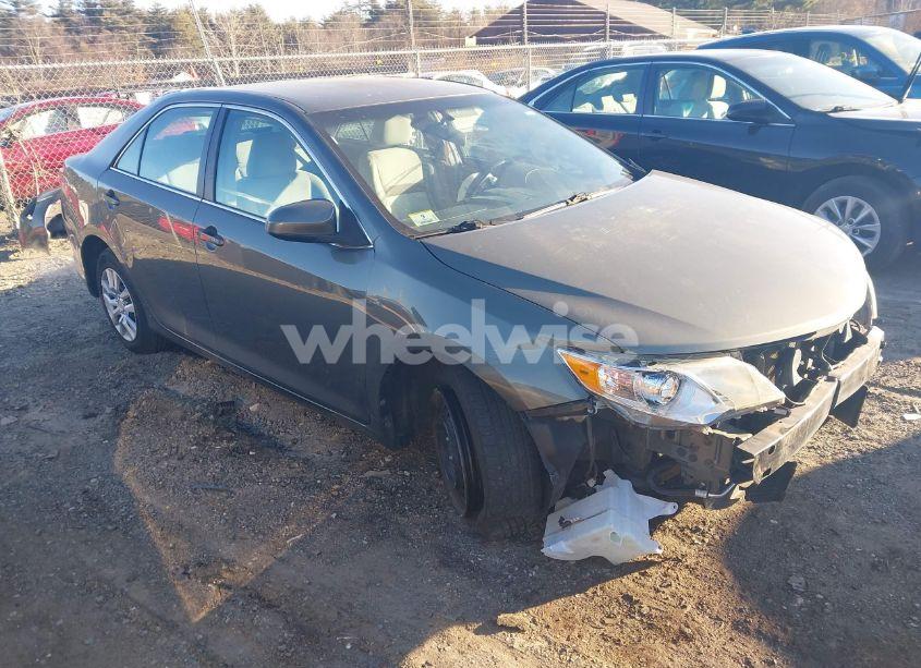 2014 Toyota Camry L (VIN 4T4BF1FK4ER348794) main photo