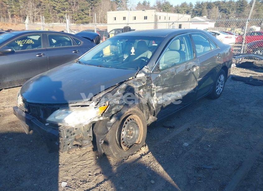 Photo 2 of 2014 Toyota Camry L (VIN 4T4BF1FK4ER348794)