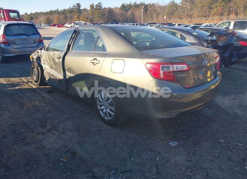 Photo 3 of 2014 Toyota Camry L (VIN 4T4BF1FK4ER348794)