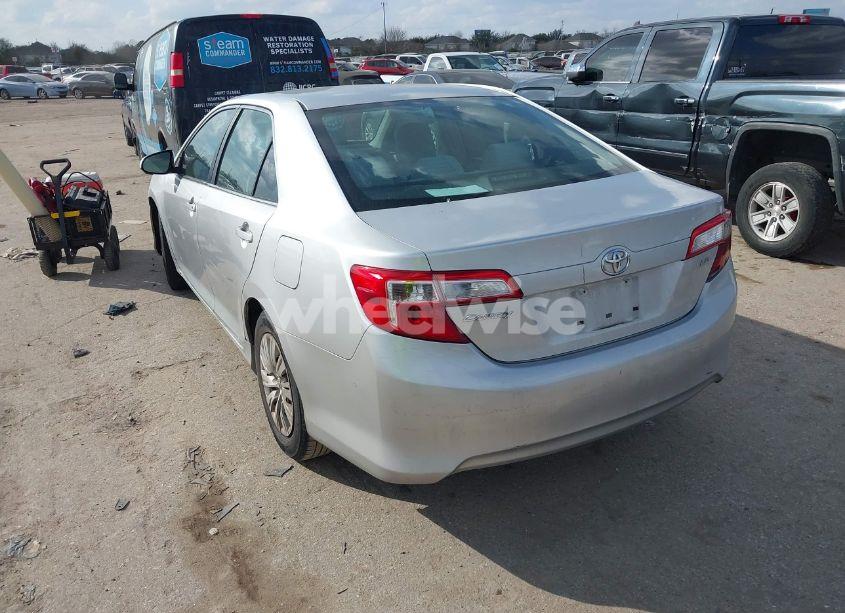 Photo 3 of 2014 Toyota Camry LE (VIN 4T4BF1FK4ER369337)