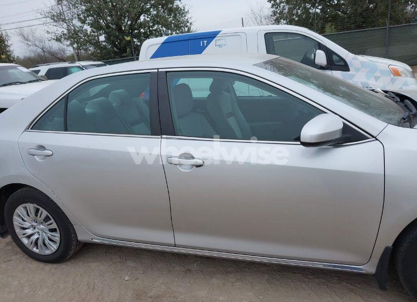 Photo 13 of 2014 Toyota Camry LE (VIN 4T4BF1FK4ER369676)