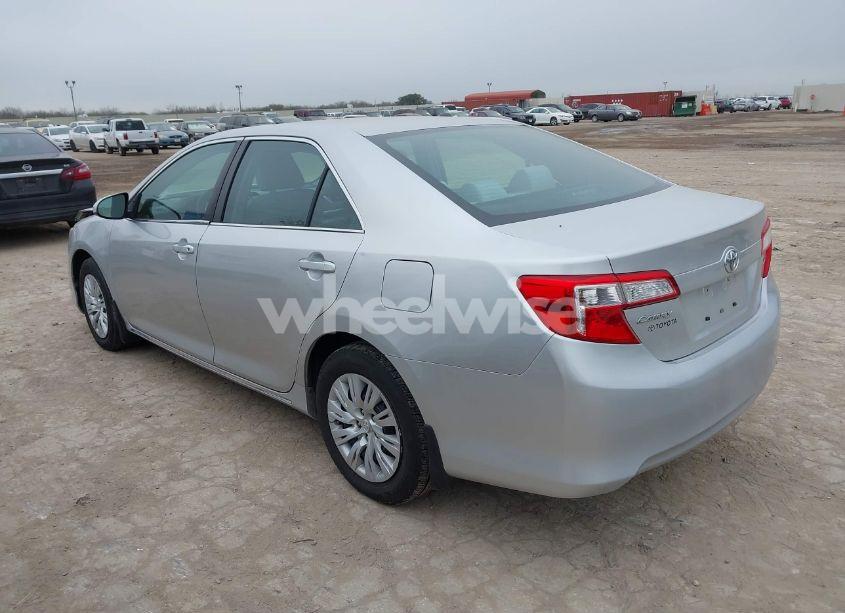 Photo 3 of 2014 Toyota Camry LE (VIN 4T4BF1FK4ER369676)