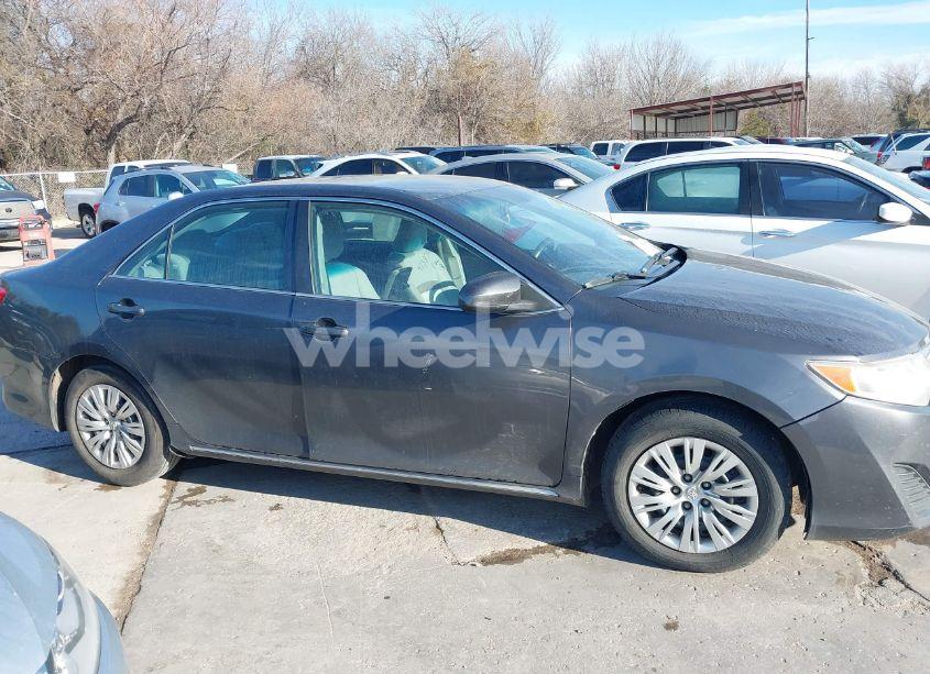 Photo 13 of 2014 Toyota Camry LE (VIN 4T4BF1FK4ER393203)
