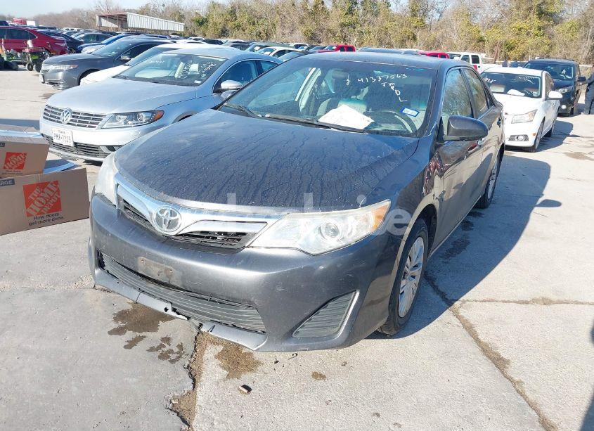Photo 2 of 2014 Toyota Camry LE (VIN 4T4BF1FK4ER393203)