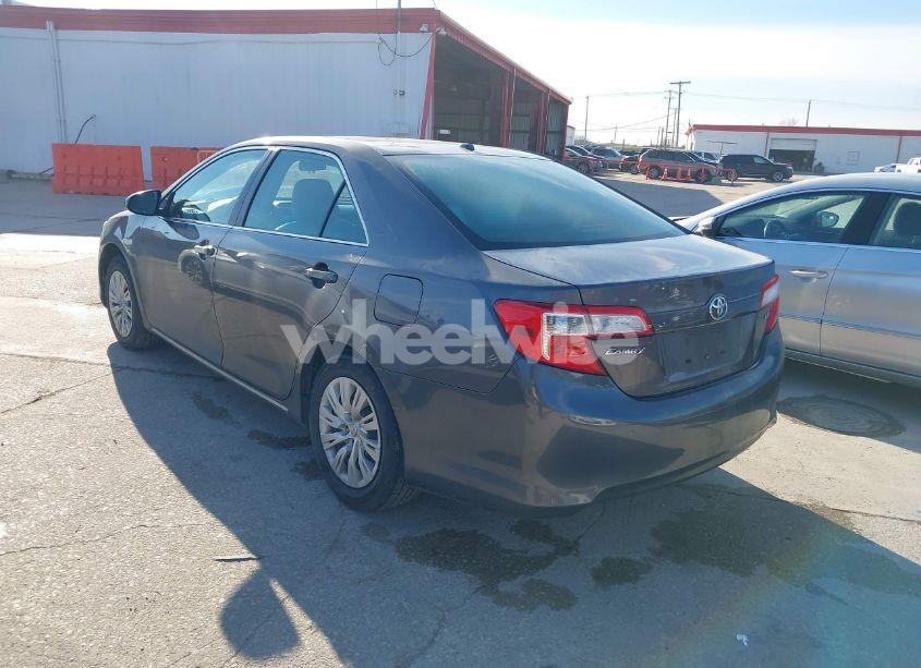 Photo 3 of 2014 Toyota Camry LE (VIN 4T4BF1FK4ER393203)