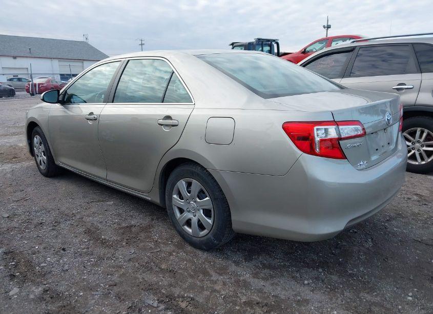 Photo 3 of 2014 Toyota Camry LE (VIN 4T4BF1FK4ER396408)