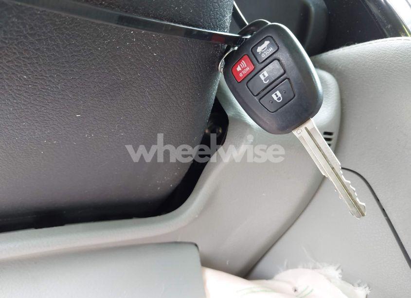 Photo 11 of 2014 Toyota Camry XLE (VIN 4T4BF1FK4ER398529)