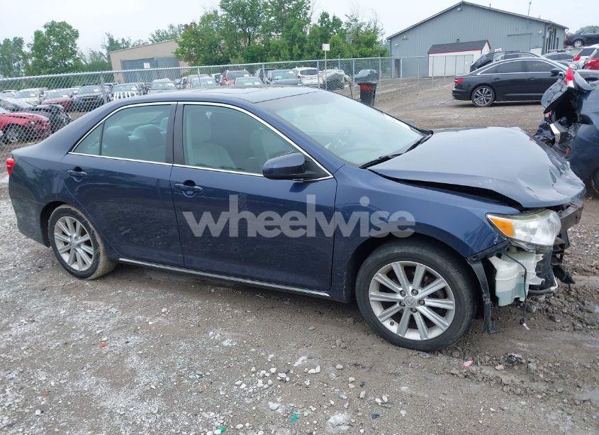 Photo 14 of 2014 Toyota Camry XLE (VIN 4T4BF1FK4ER398529)
