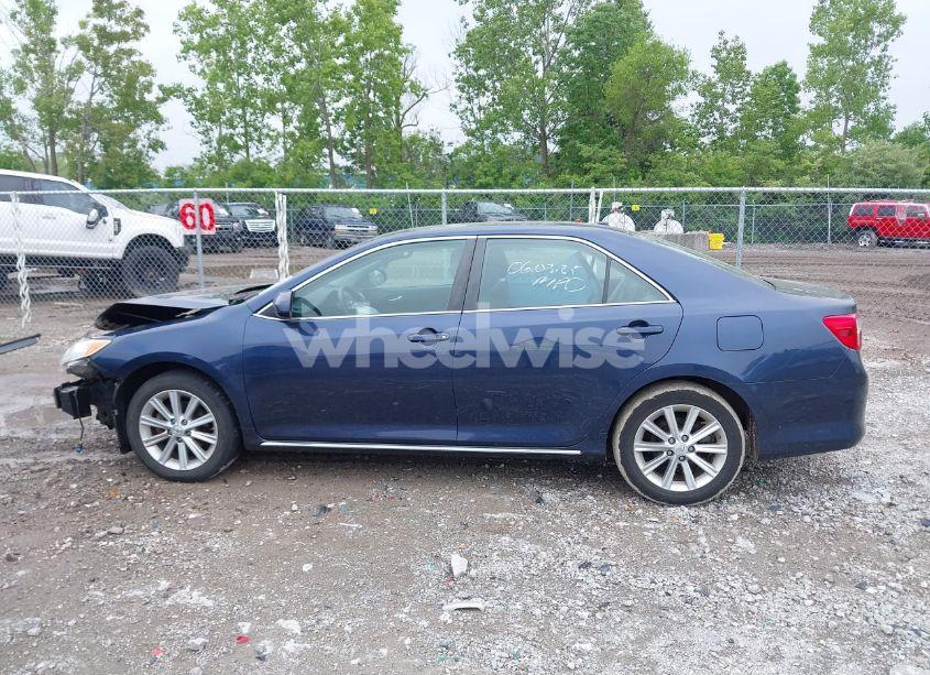 Photo 15 of 2014 Toyota Camry XLE (VIN 4T4BF1FK4ER398529)
