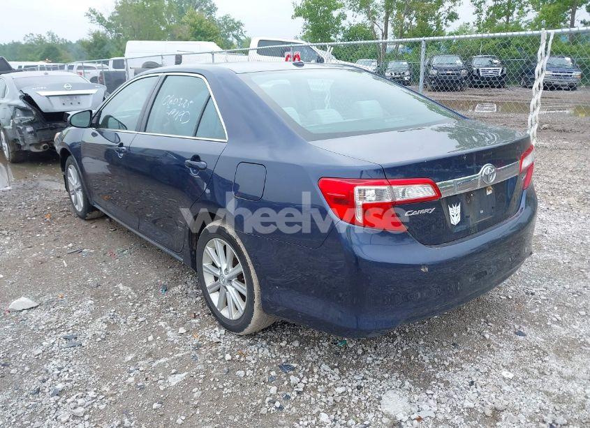 Photo 3 of 2014 Toyota Camry XLE (VIN 4T4BF1FK4ER398529)